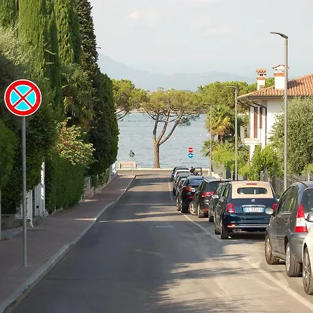 Daire Donato Peschiera del Garda