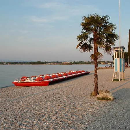 Daire Donato Peschiera del Garda